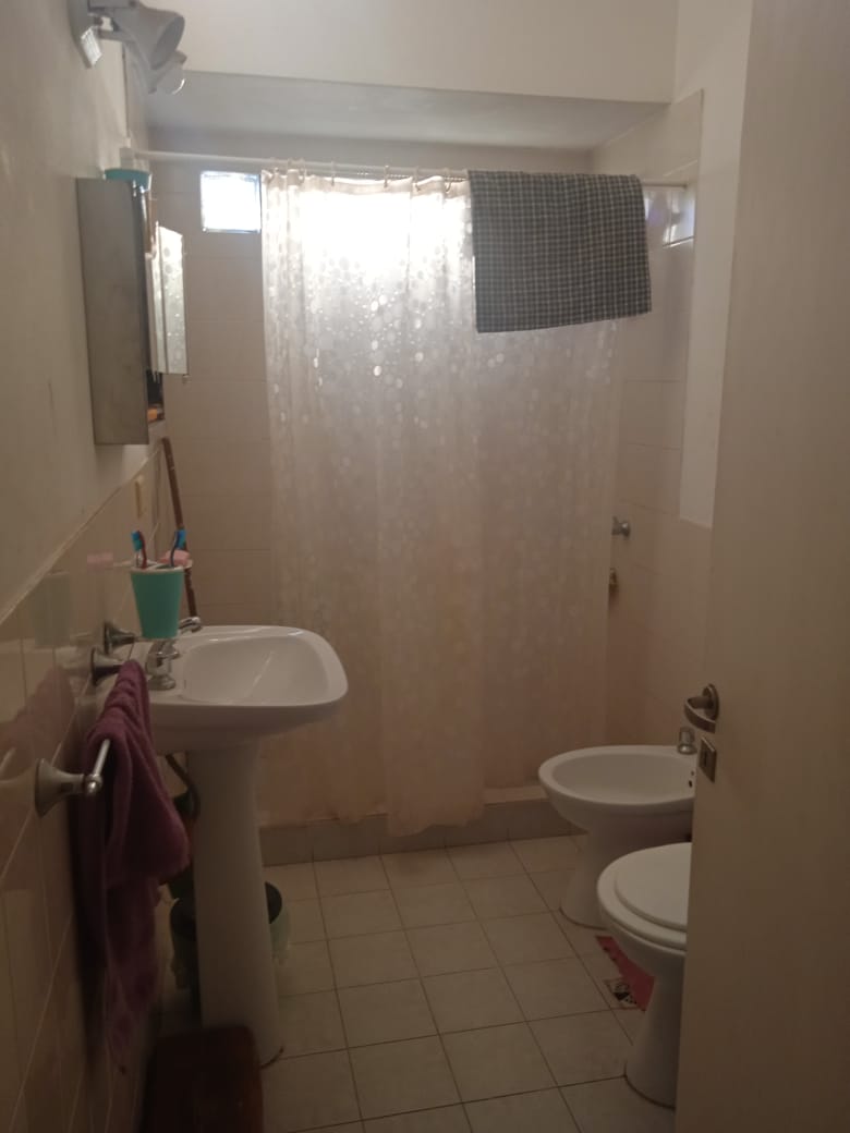 VENTA CASA  2 DEPARTAMENTOS- ZONA CENTRO-CAPILLA DEL MONTE