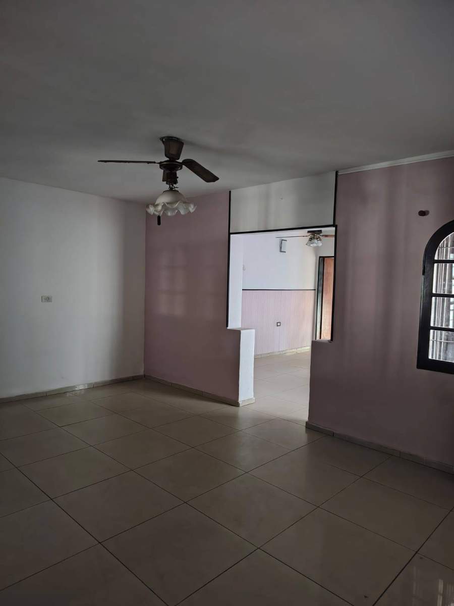 CASA EN ALQUILER EN B ITUZAINGO