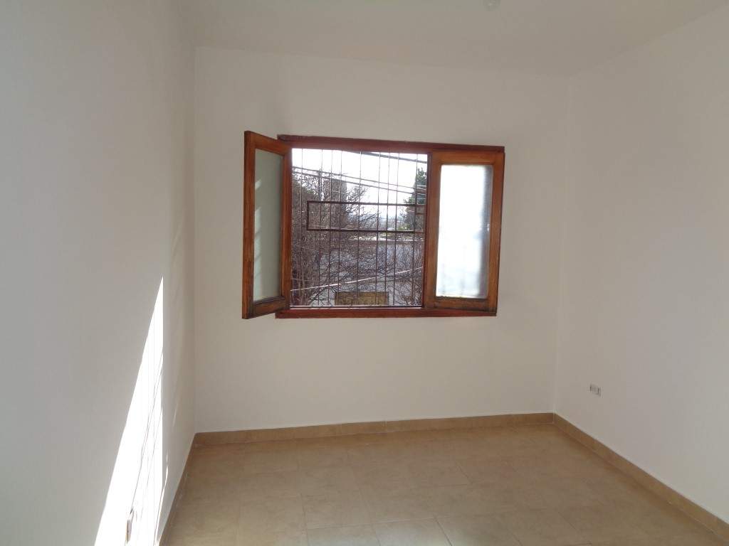 Barrio Alberdi - Casa de 2 Dormitorios, Amplia y Luminosa con Cocina Comedor Equipada, Balcón y Patio con Asador