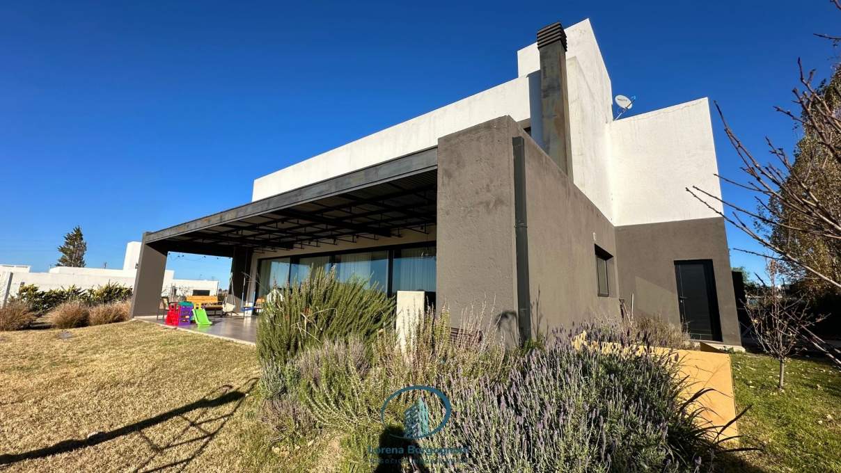 CASA EN VENTA COUNTRY LA CASCADA 3D 4B C PILETA