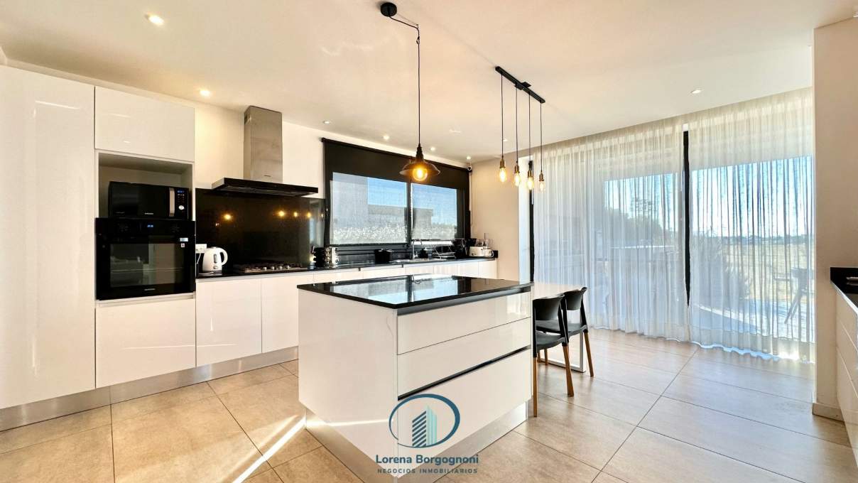 CASA EN VENTA COUNTRY LA CASCADA 3D 4B C PILETA