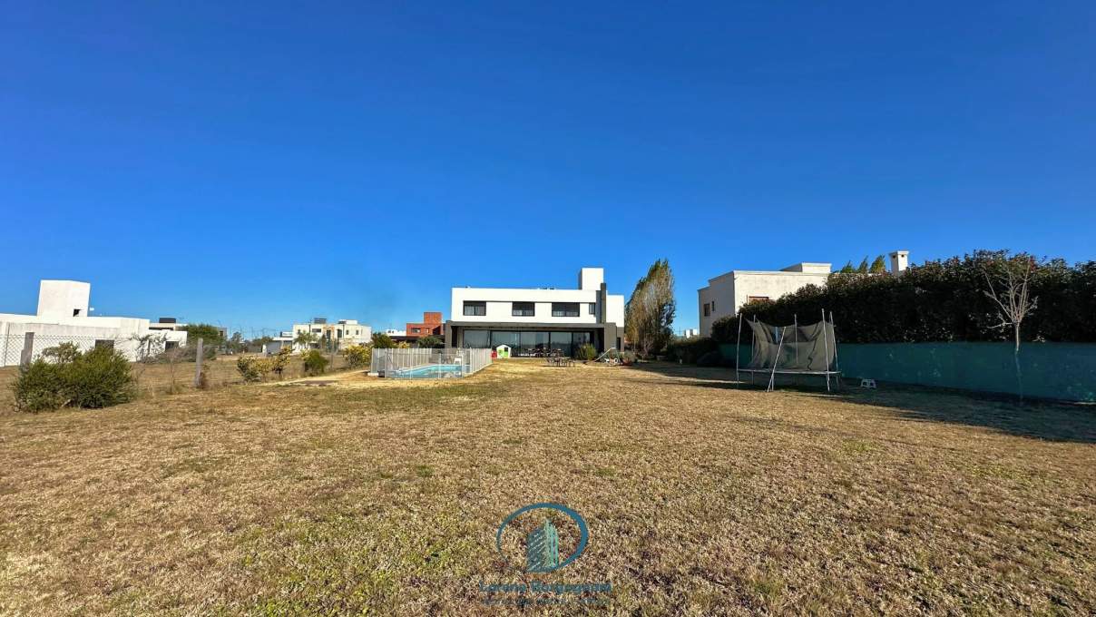 CASA EN VENTA COUNTRY LA CASCADA 3D 4B C PILETA