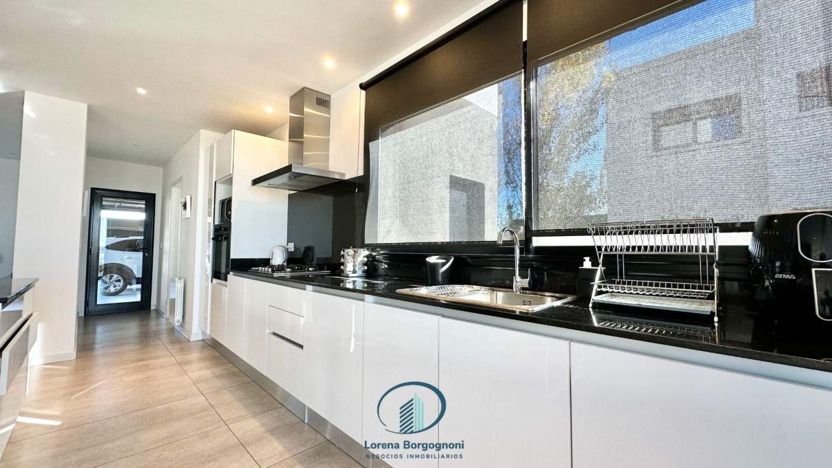 CASA EN VENTA COUNTRY LA CASCADA 3D 4B C PILETA