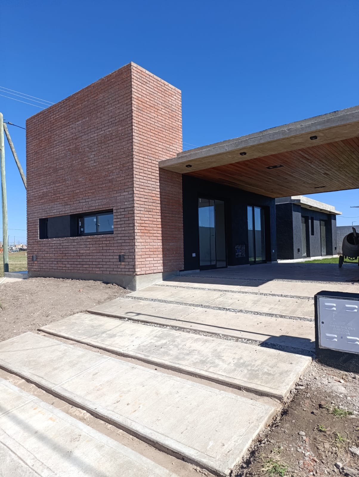 CASA EN VENTA CUESTAS DE MANANTIALES 2D 2B - PROPIEDAD EN PB