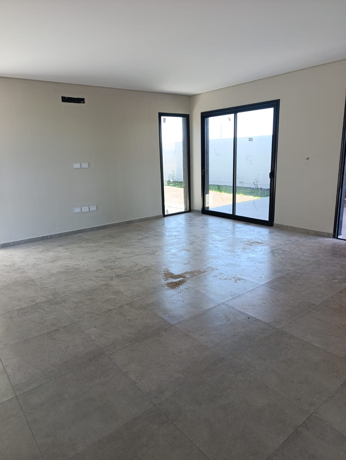 CASA EN VENTA CUESTAS DE MANANTIALES 2D 2B - PROPIEDAD EN PB
