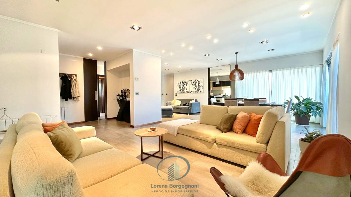 Casa en VENTA en Manantiales Country 3 dormitorios con Pileta y  Quincho