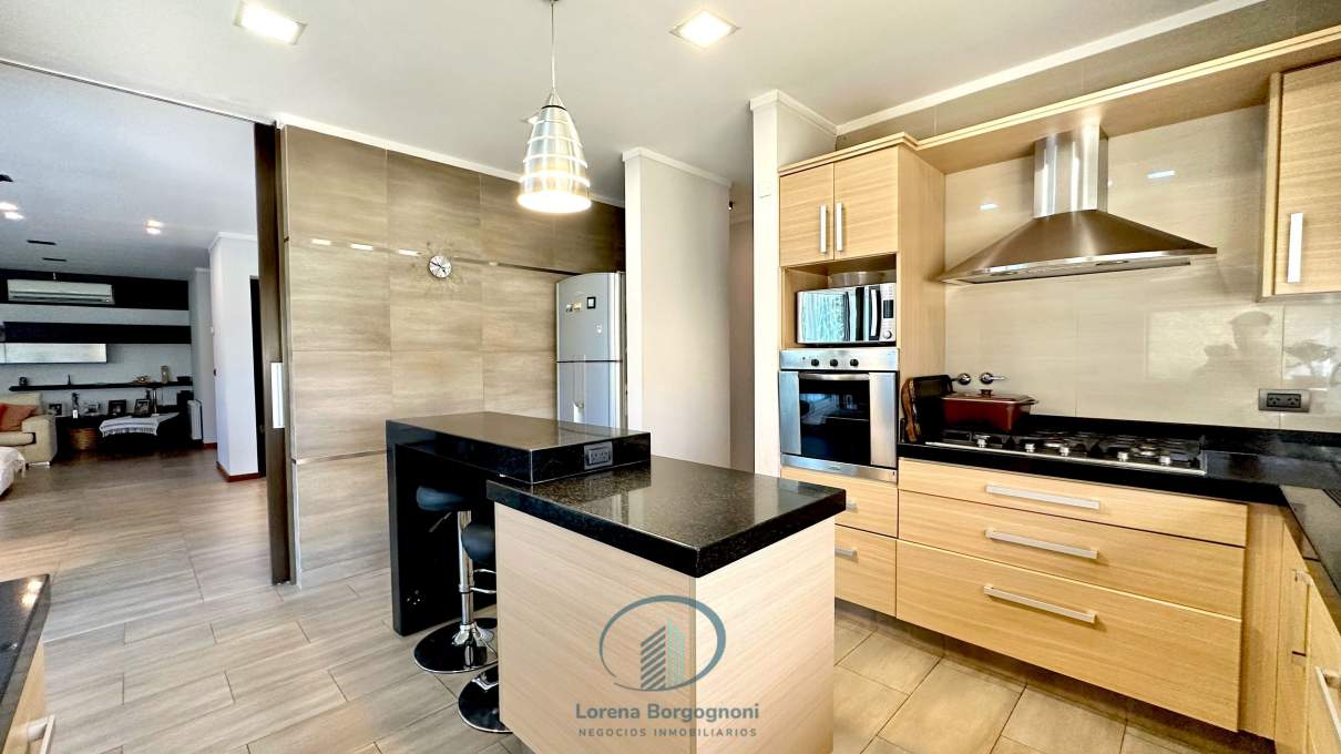 Casa en VENTA en Manantiales Country 3 dormitorios con Pileta y  Quincho