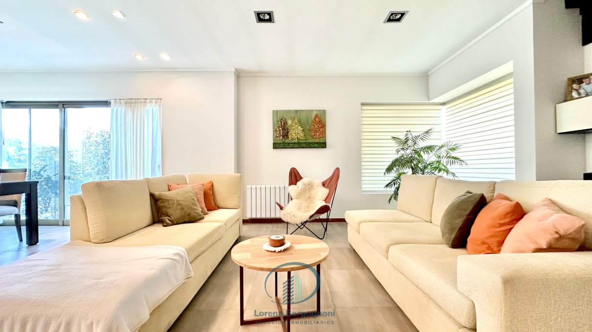 Casa en VENTA en Manantiales Country 3 dormitorios con Pileta y  Quincho