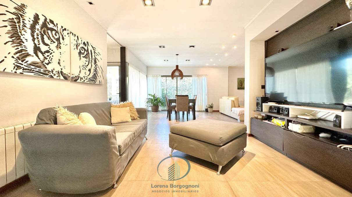 Casa en VENTA en Manantiales Country 3 dormitorios con Pileta y  Quincho