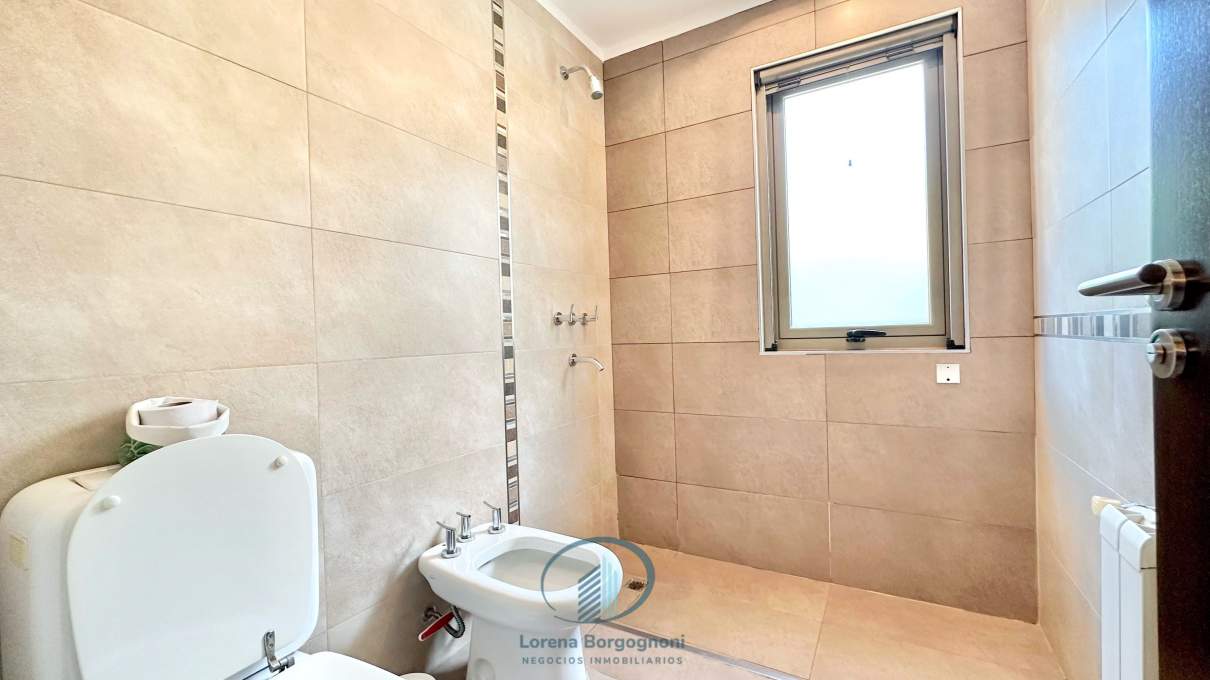 Casa en VENTA en Manantiales Country 3 dormitorios con Pileta y  Quincho