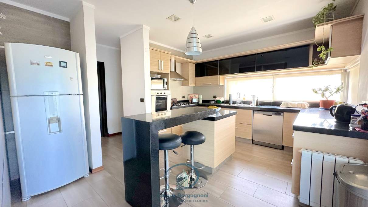 Casa en VENTA en Manantiales Country 3 dormitorios con Pileta y  Quincho