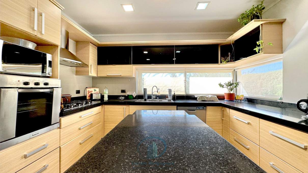 Casa en VENTA en Manantiales Country 3 dormitorios con Pileta y  Quincho