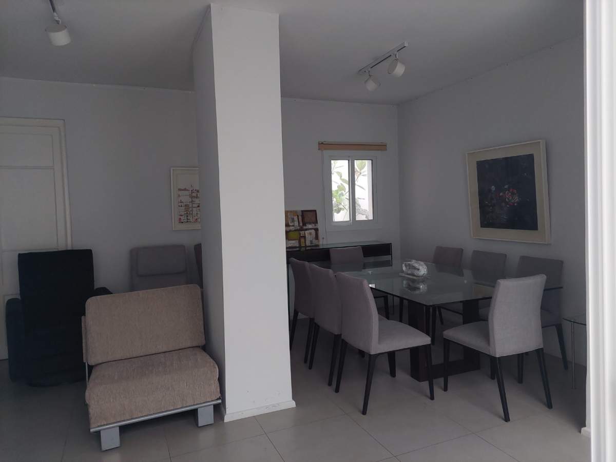 CASA MODERNA DE CATEGORIA - CENTRO - 6D-5B - 3 NIVELES