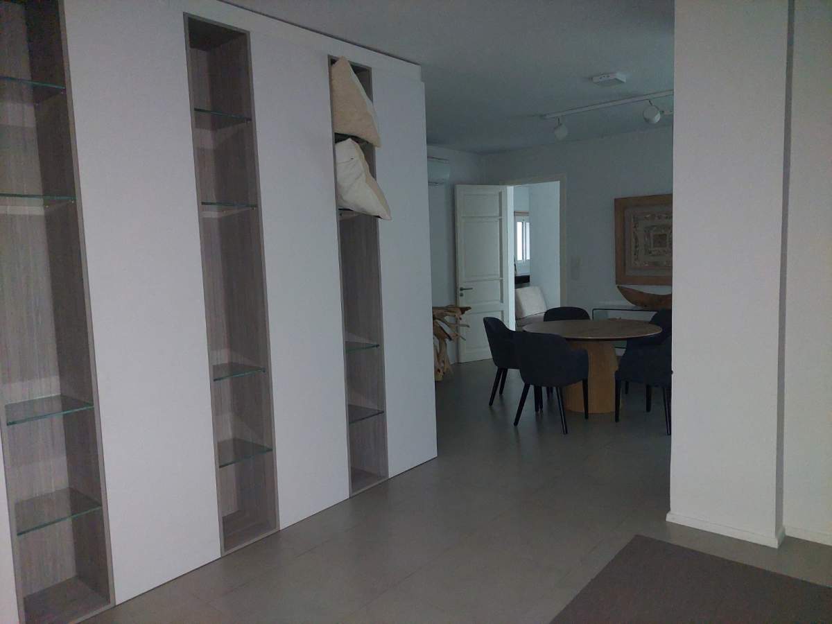 CASA MODERNA DE CATEGORIA - CENTRO - 6D-5B - 3 NIVELES