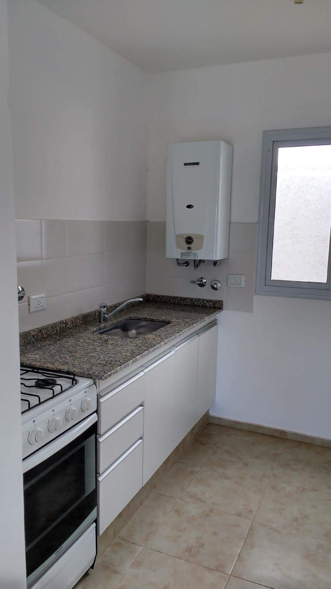 2 DORM COMPLEJO CERRADO COCHERA VIGILANCIA