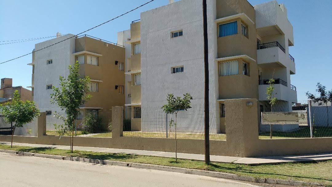 2 DORM COMPLEJO CERRADO COCHERA VIGILANCIA