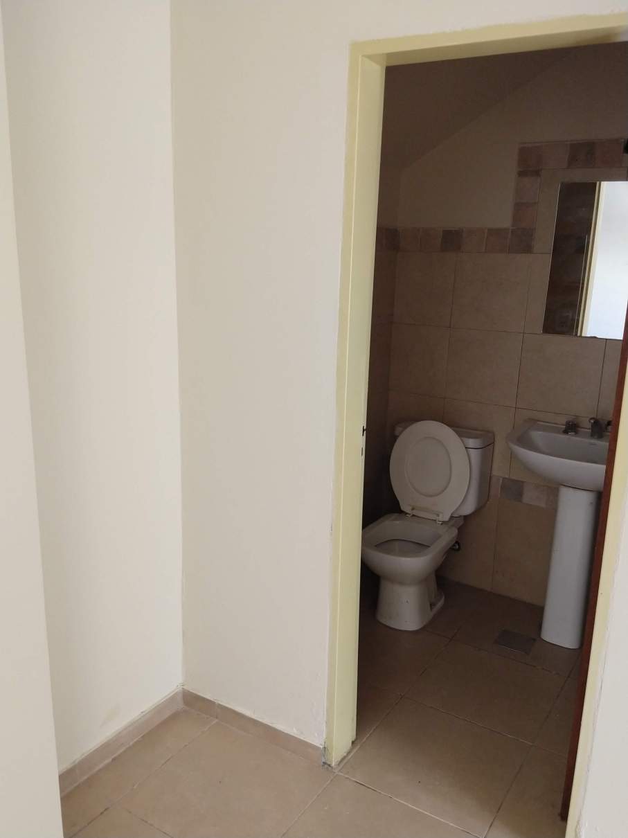 OPORTUNIDAD VENDEMOS DUPLEX  2 DORM ESCRITORIO COCH PATIO ESCRITURA