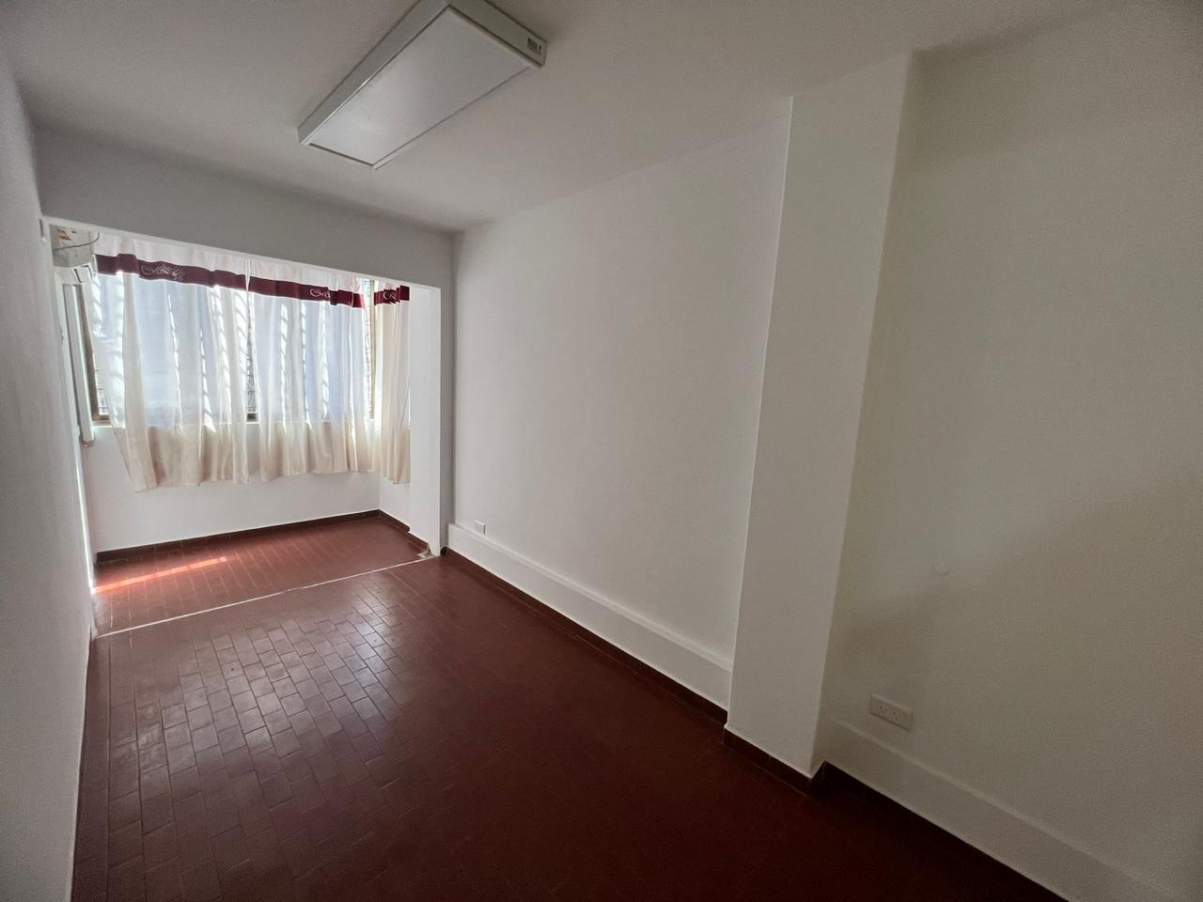 VENTA DEPARTAMENTO 2 DORMITORIOS POR ESCALERA EN CENTRO