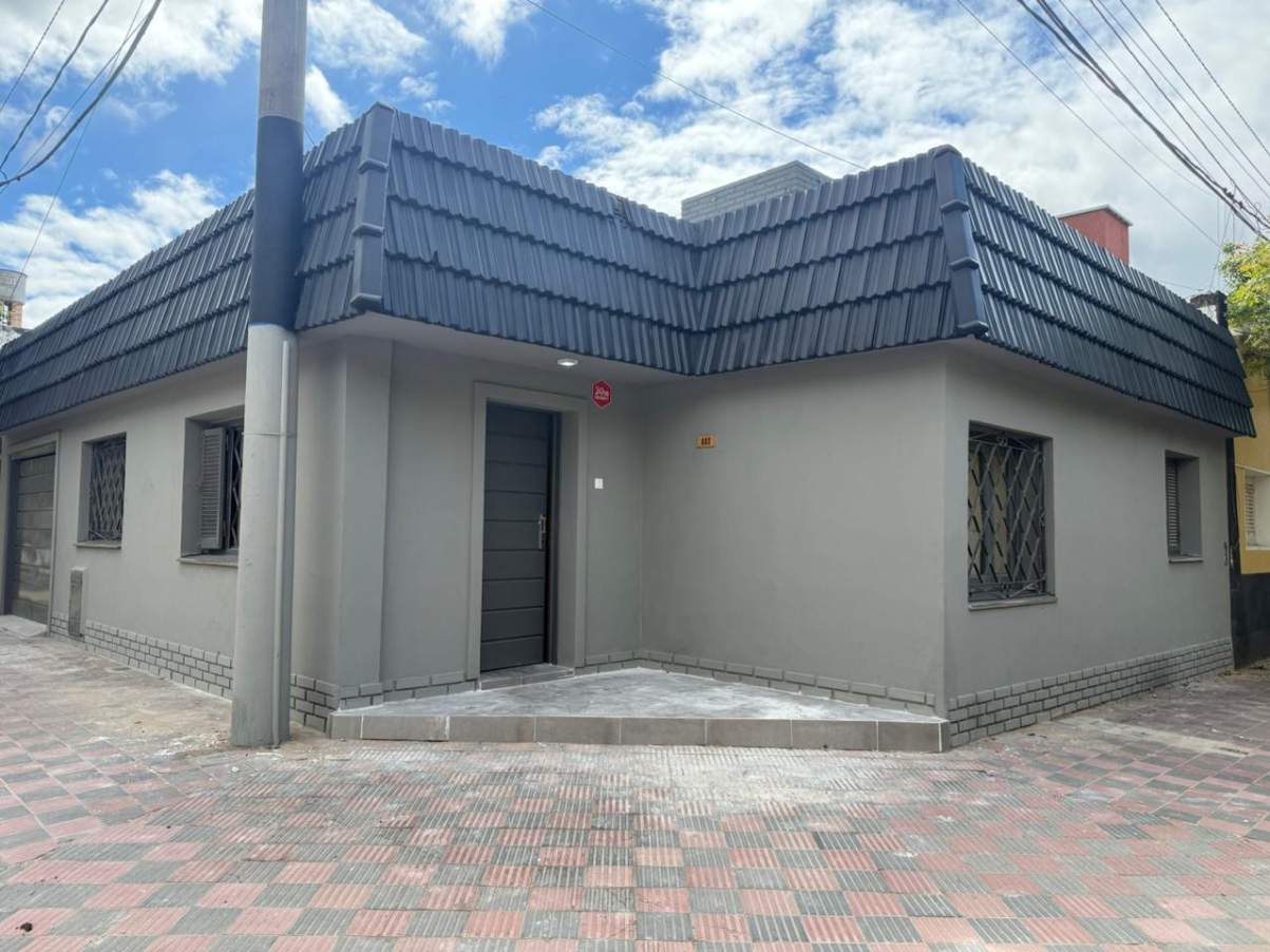 CASA VENTA ALBERDI 2 DOR 2 BAÑOS TODA RECICLADA  A NVA OPORT. Enfermera Clermont 803