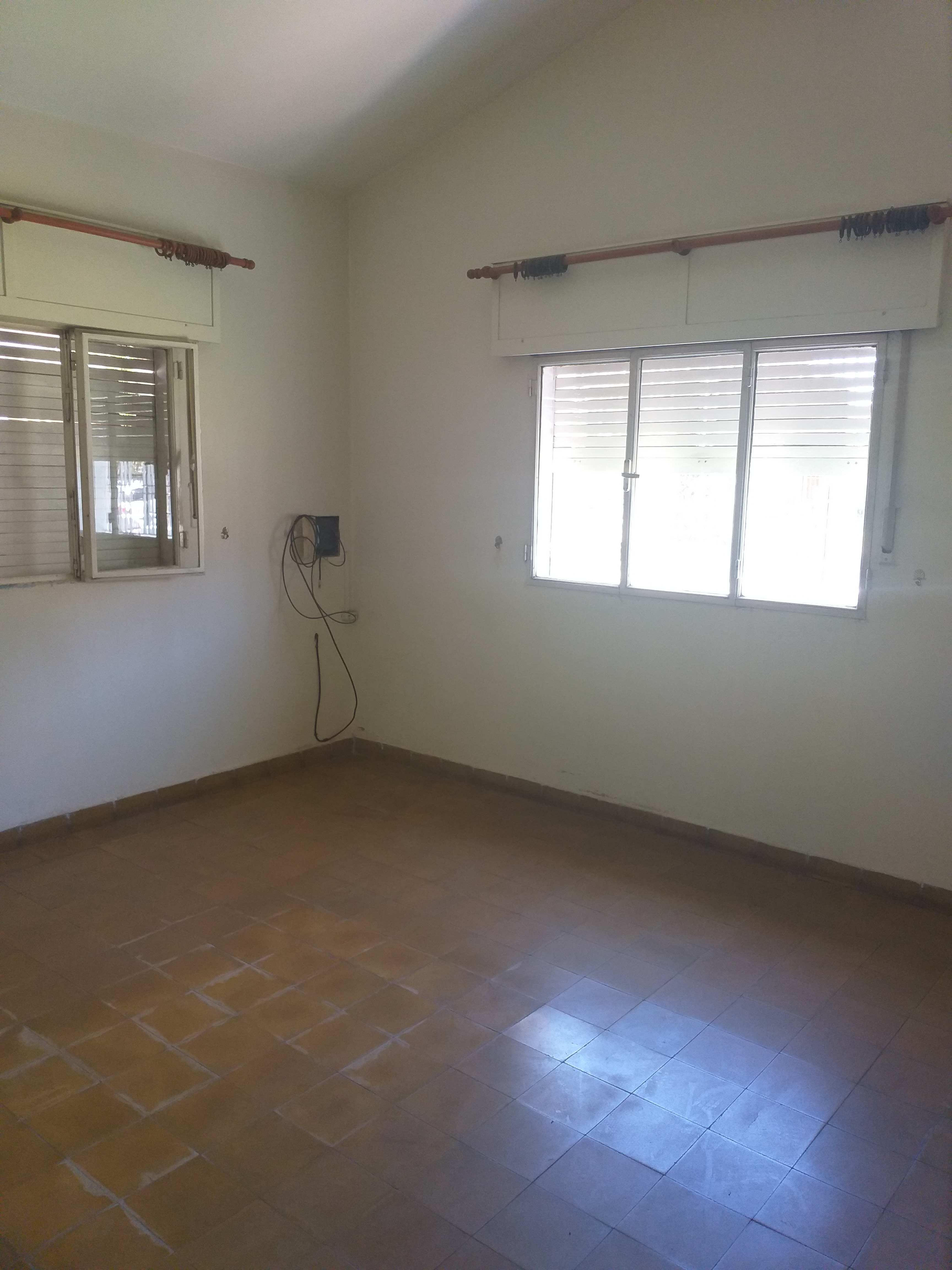 Casa 4 dormitorios. Marques de Sobremonte U$S 125000