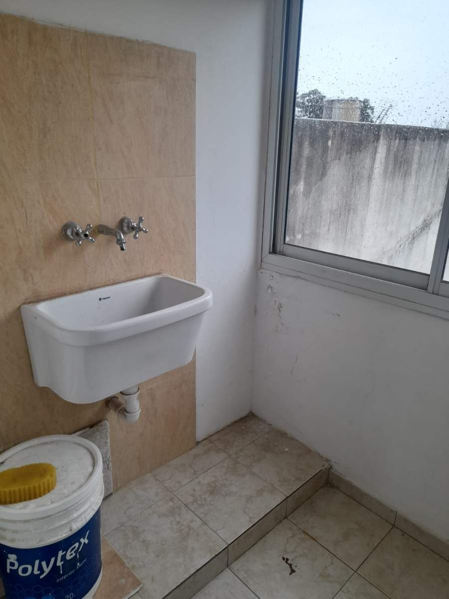 VTA  Lomas de San Martin DPTO 2 dorm  escritorio U$S 59.000