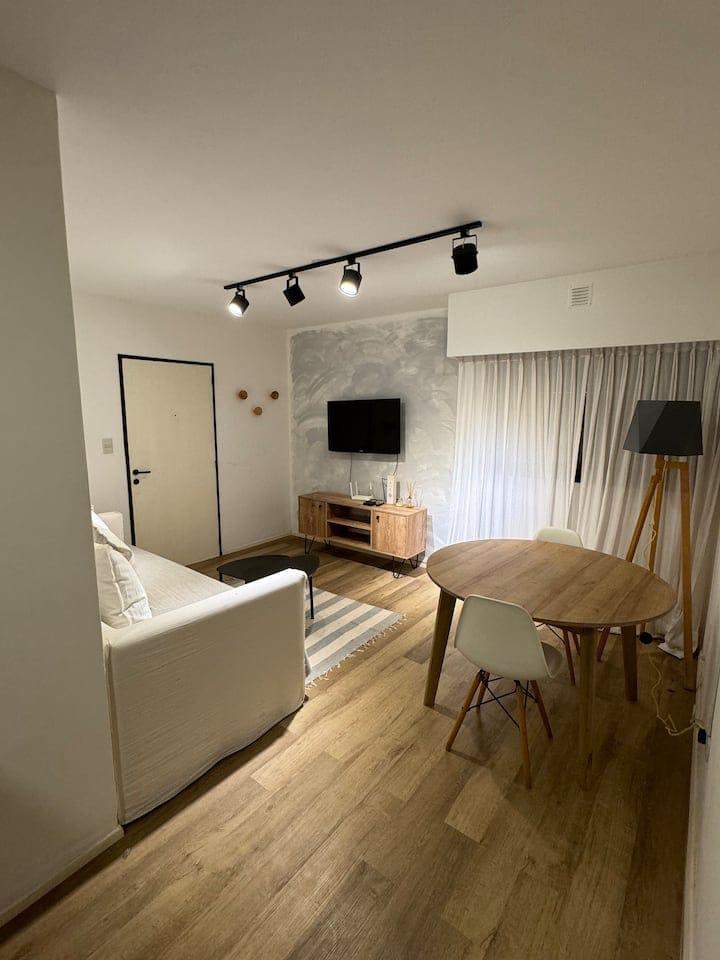 Departamento Amoblado de un dormitorio en Zona Centro. Diseño y Funcionalidad!