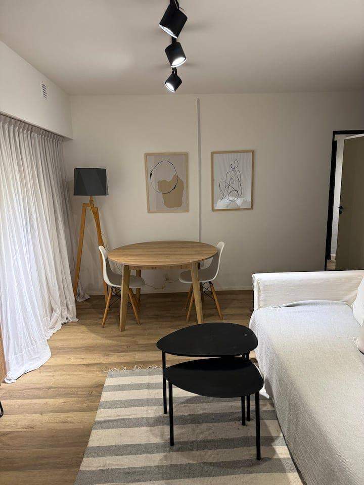 Departamento Amoblado de un dormitorio en Zona Centro. Diseño y Funcionalidad!