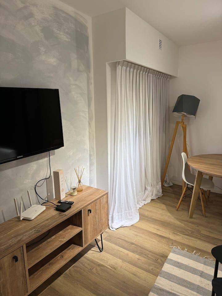 Departamento Amoblado de un dormitorio en Zona Centro. Diseño y Funcionalidad!
