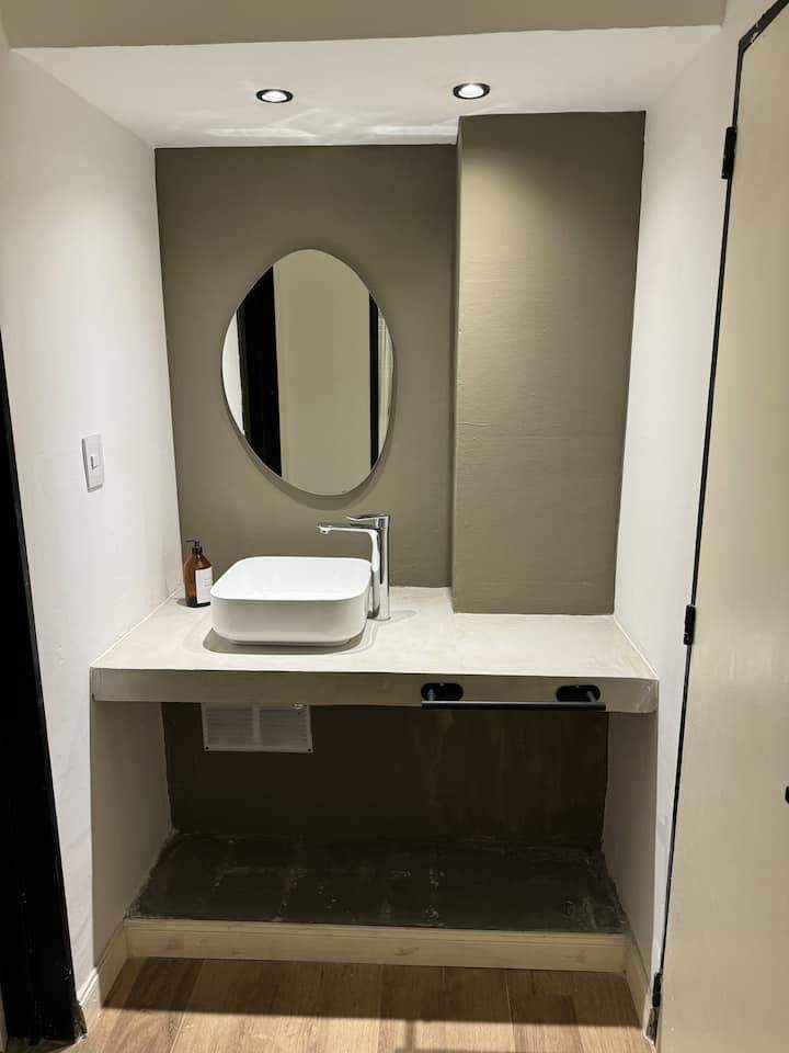 Departamento Amoblado de un dormitorio en Zona Centro. Diseño y Funcionalidad!