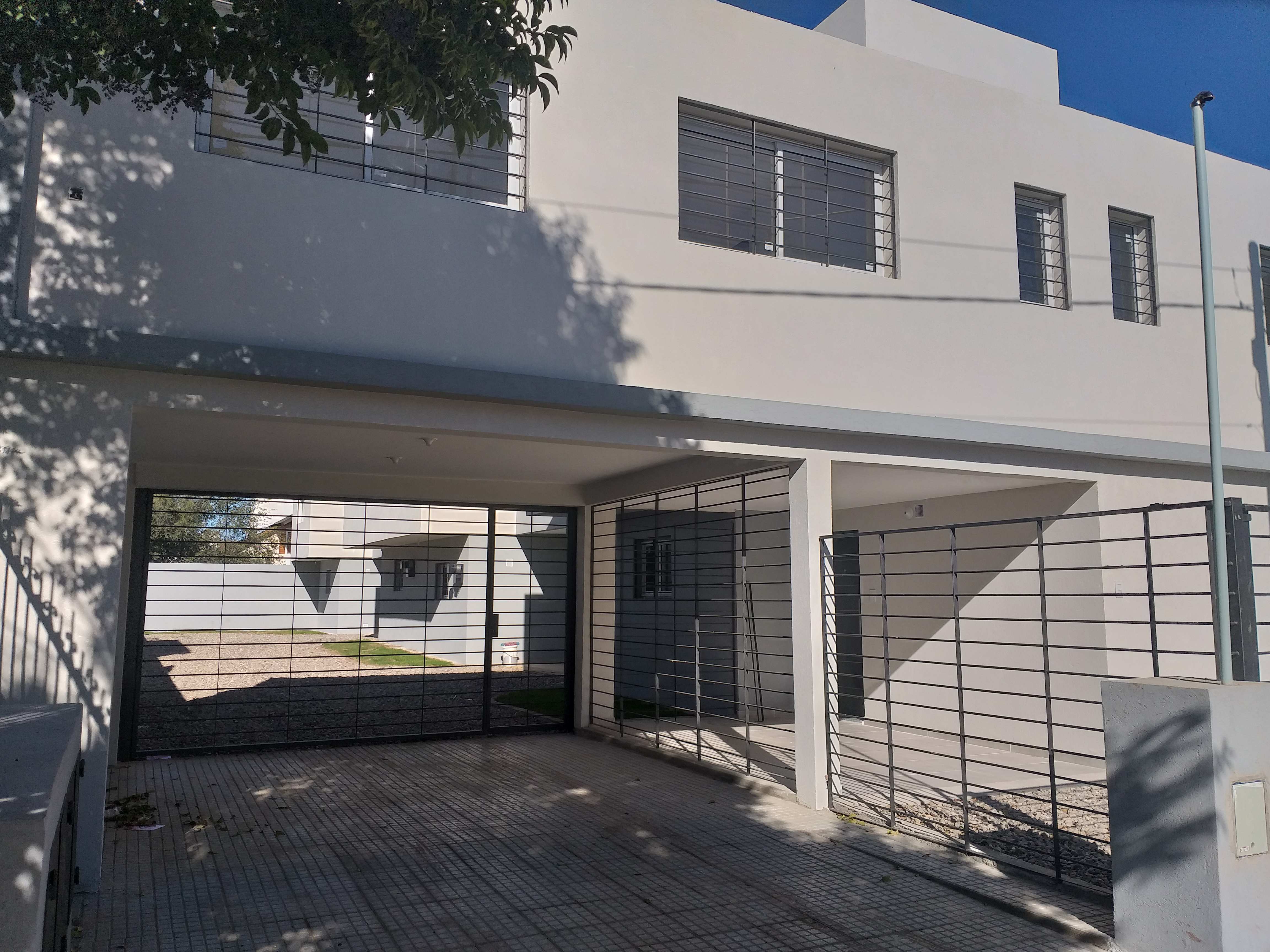 DUPLEX A ESTRENAR EN COMPLEJO CERRADO U$S 78.000