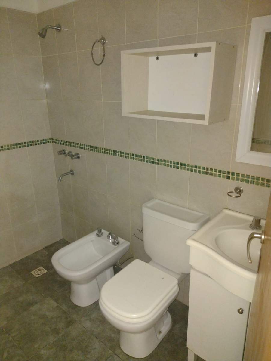 CASA EN ALQUILER EN CALLE PUBLICA 1 6828 CASA 27 HORIZONTE B LILI BENITEZ QUINTAS II  LOS BOULEVARES