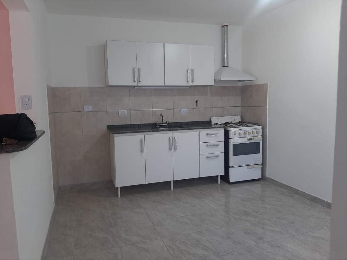 CASA INTERNA EN ALQUILER