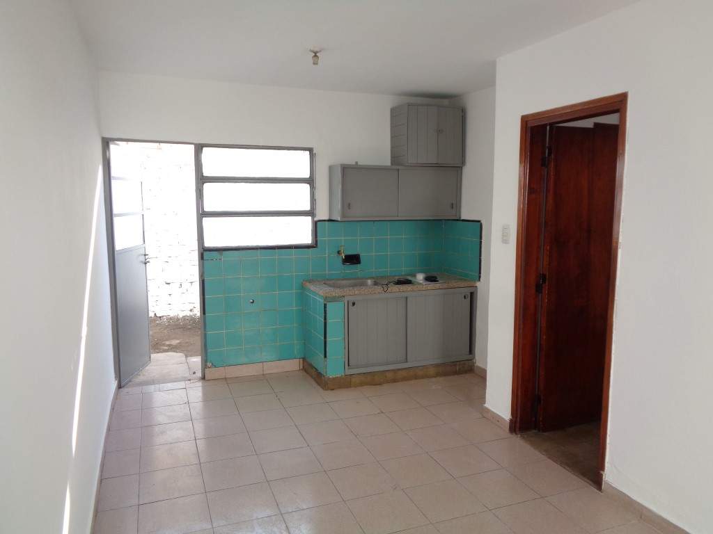 Barrio Villa Cabrera - Departamento Externo de 1 Dormitorio, Amplio y Luminoso con Patio de Uso Exclusivo, Impuestos Bajos y Sin Expensas