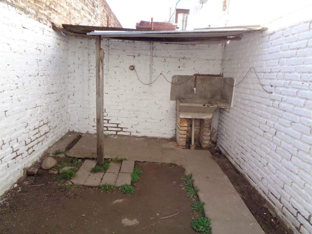 Barrio Villa Cabrera - Departamento Externo de 1 Dormitorio, Amplio y Luminoso con Patio de Uso Exclusivo, Impuestos Bajos y Sin Expensas