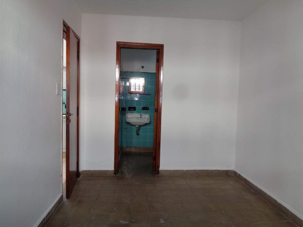 Barrio Villa Cabrera - Departamento Externo de 1 Dormitorio, Amplio y Luminoso con Patio de Uso Exclusivo, Impuestos Bajos y Sin Expensas