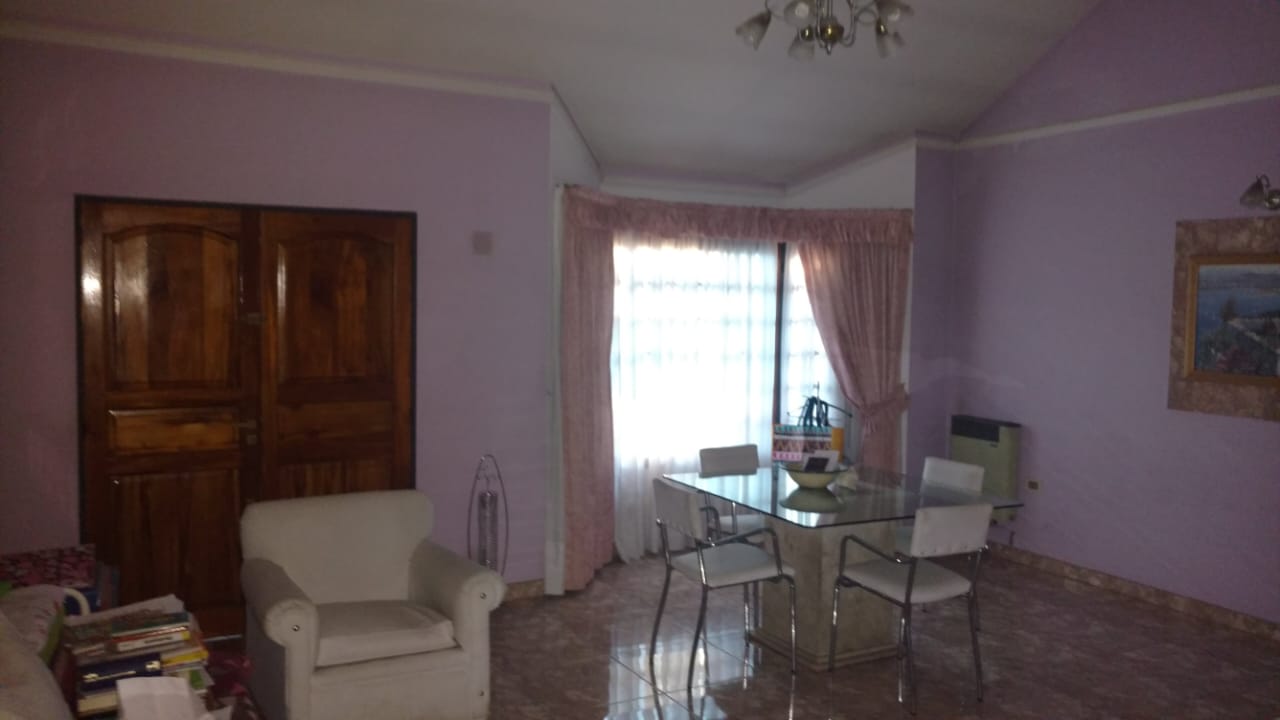 CASA 3 DORMITORIOS. PADRE CALRET U$S 185.000