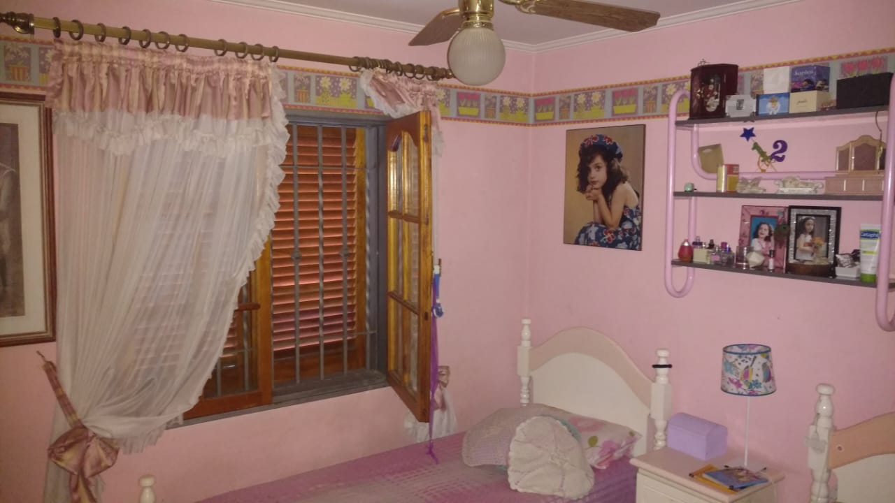 CASA 3 DORMITORIOS. PADRE CALRET U$S 185.000