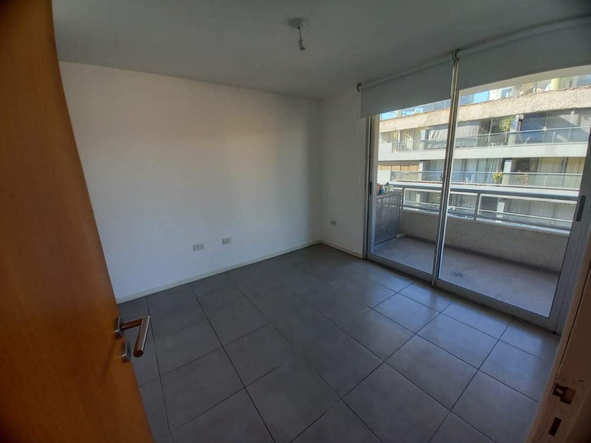 Excelente ubicacion . 2 dormitorios con 2 baños . 3 balcones . Opc Cochera