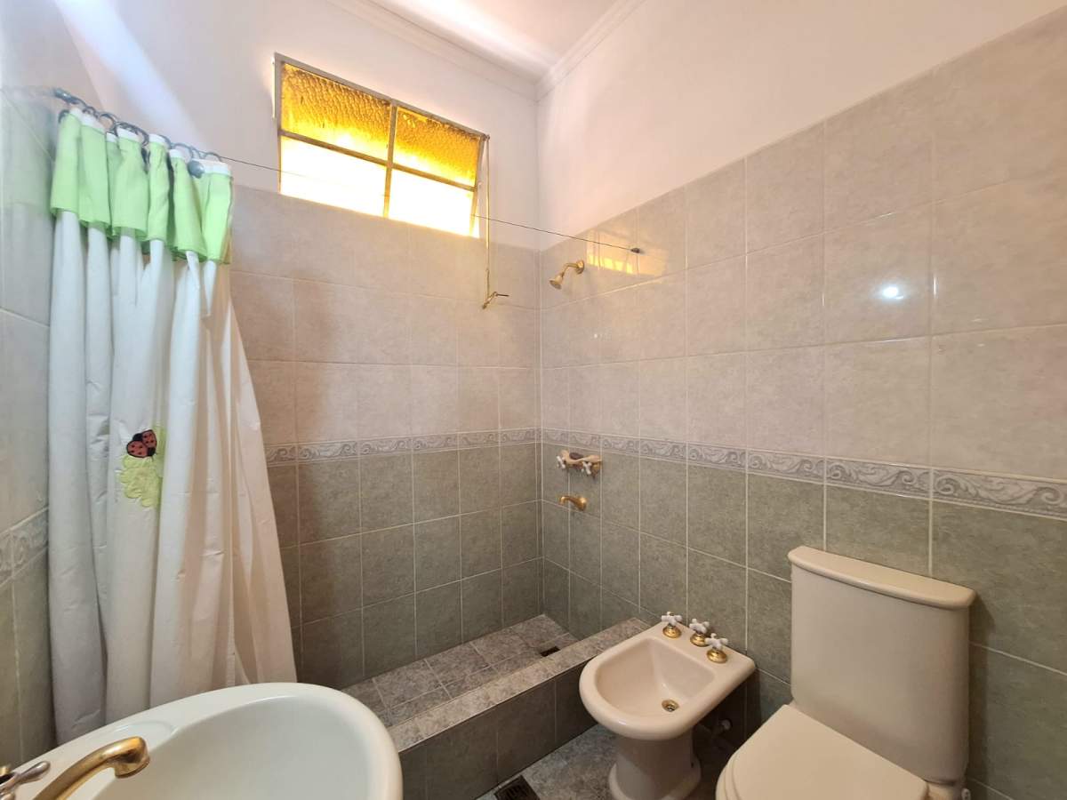 VENTA CASA CRISOL SUR 4 DORM COCHERA APTA CRÉDITO