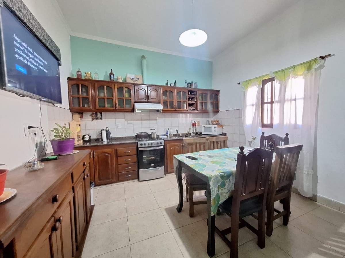 VENTA CASA CRISOL SUR 4 DORM COCHERA APTA CRÉDITO