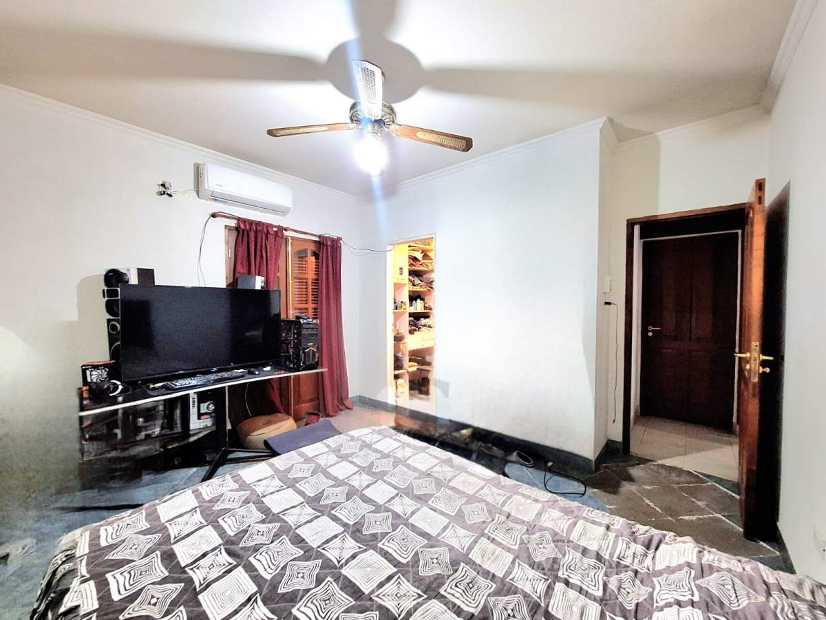 VENTA CASA CRISOL SUR 4 DORM COCHERA APTA CRÉDITO