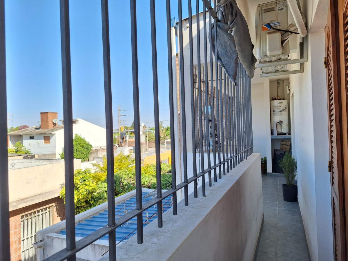 VENTA CASA CRISOL SUR 4 DORM COCHERA APTA CRÉDITO