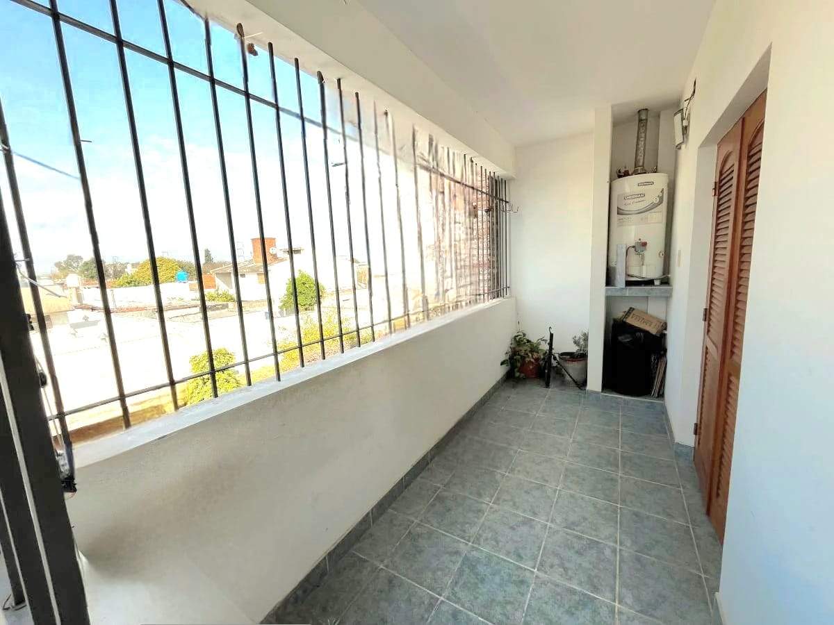 VENTA CASA CRISOL SUR 4 DORM COCHERA APTA CRÉDITO