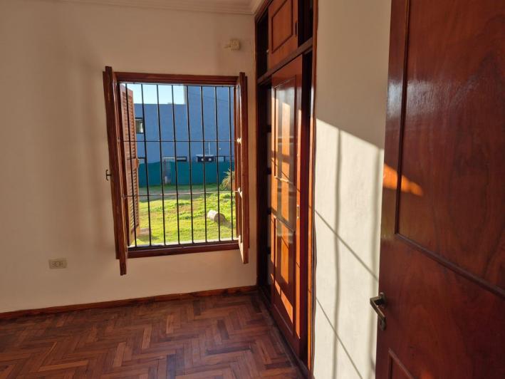 Alquiler Villa Allende Golf casa cuatro dormitorios pileta parque