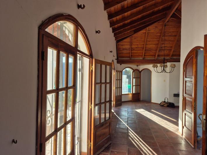 Alquiler Villa Allende Golf casa cuatro dormitorios pileta parque