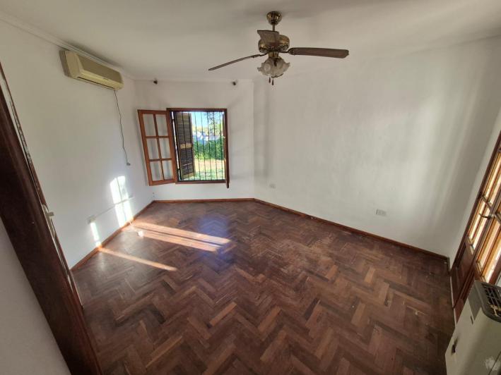 Alquiler Villa Allende Golf casa cuatro dormitorios pileta parque