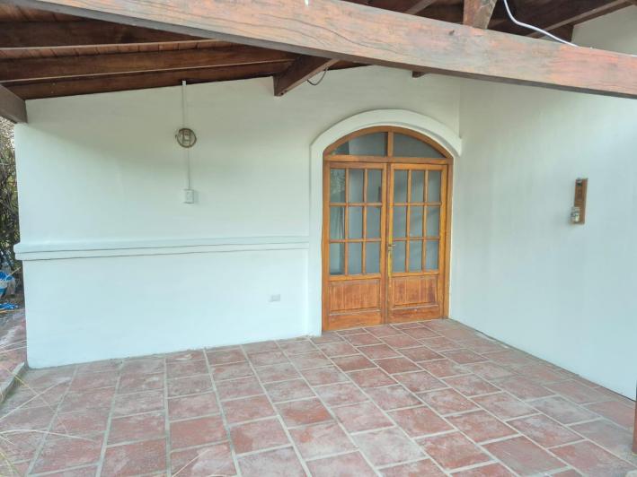 Alquiler Villa Allende Golf casa cuatro dormitorios pileta parque