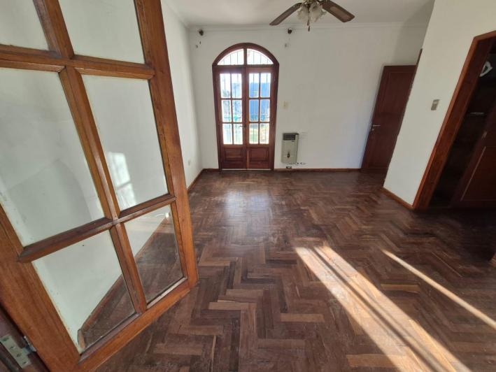 Alquiler Villa Allende Golf casa cuatro dormitorios pileta parque