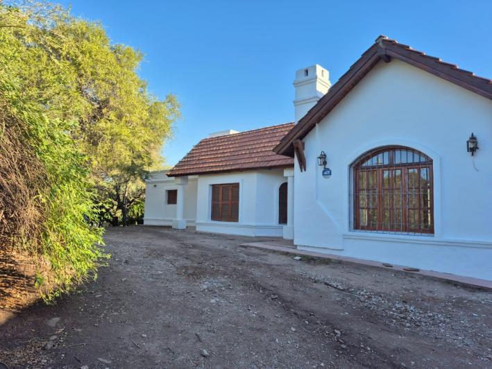 Alquiler Villa Allende Golf casa cuatro dormitorios pileta parque