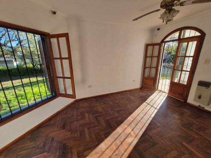 Alquiler Villa Allende Golf casa cuatro dormitorios pileta parque